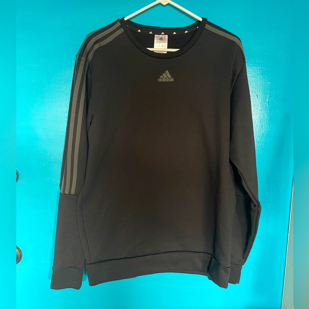 Adidas Black Crewneck Sweater with Three-Stripe Design - SZ M unisex.